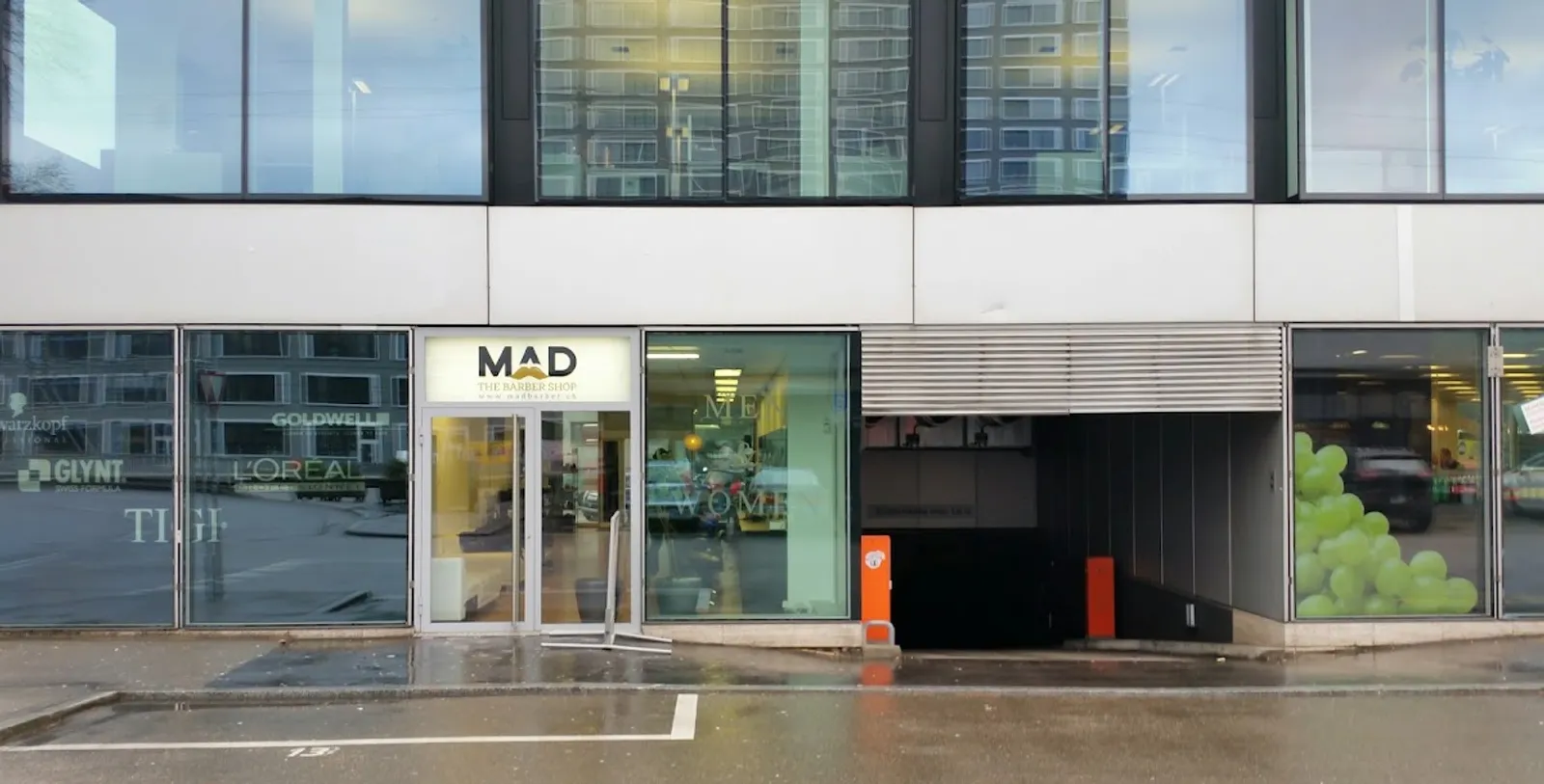 MAD THE BARBER SHOP — Ladenfront an der Hohlstrasse, Zürich-Altstetten
